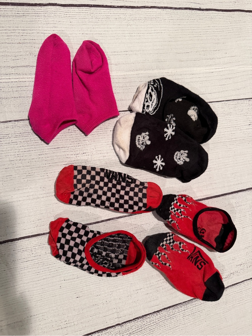 Lot of 4 no show socks